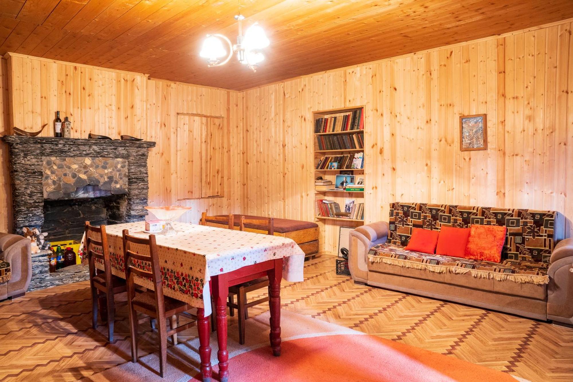 Guesthouse Svani Ushguli Buitenkant foto